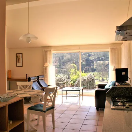 Holiday With Beautiful Porch *